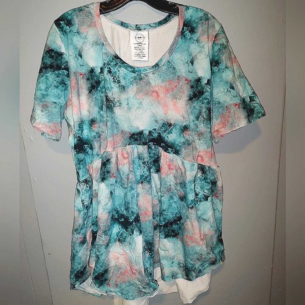 The Ruffled Raven Brand Tie Dye Print Top Size 2XL Preowned